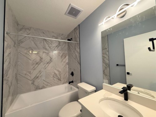 1995 Mccaskill Drive, Crossfield, AB - Indoor Photo Showing Bathroom