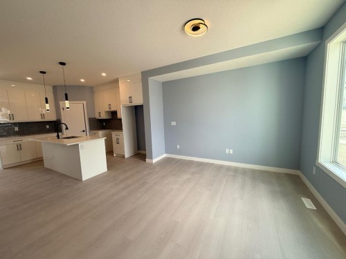 1995 Mccaskill Drive, Crossfield, AB - Indoor Photo Showing Kitchen