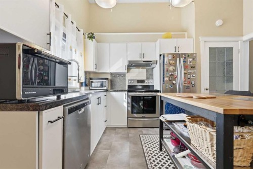 4539 Vandergrift Crescent Nw, Calgary, AB - Indoor Photo Showing Kitchen With Stainless Steel Kitchen