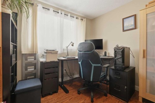 4539 Vandergrift Crescent Nw, Calgary, AB - Indoor Photo Showing Office