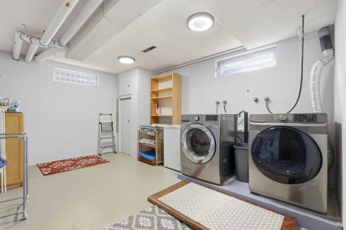 4539 Vandergrift Crescent Nw, Calgary, AB - Indoor Photo Showing Laundry Room