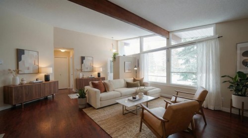 4539 Vandergrift Crescent Nw, Calgary, AB - Indoor Photo Showing Living Room