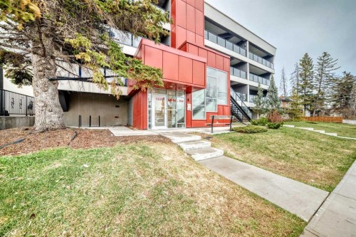 303-1629 38 Street SW Calgary, AB T3C 1T8