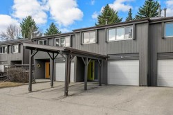 31-2225 Oakmoor Drive SW Calgary, AB T2V 4N5