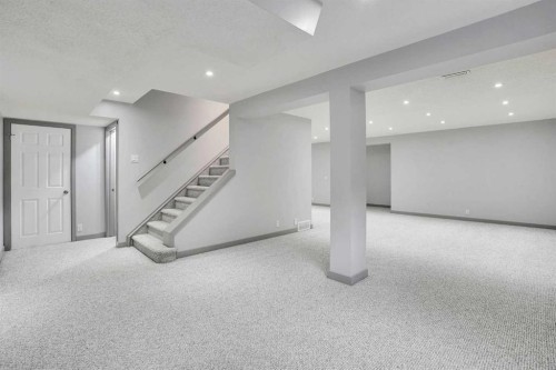 143 Country Hills View Nw, Calgary, AB - Indoor