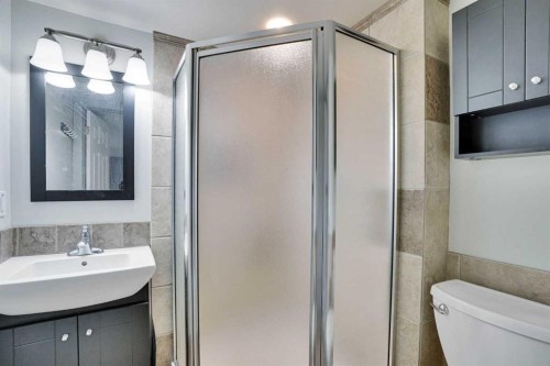 143 Country Hills View Nw, Calgary, AB - Indoor Photo Showing Bathroom