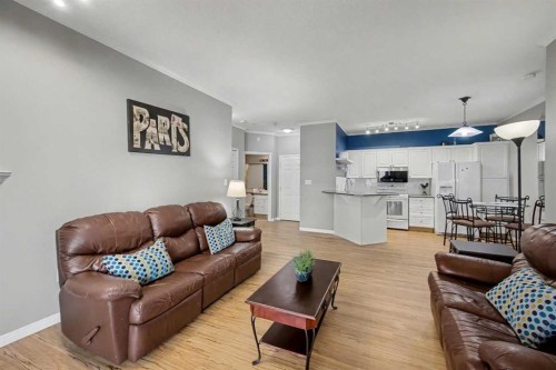 408-777 3 Avenue Sw, Calgary, AB - Indoor Photo Showing Living Room