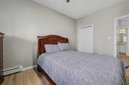 408-777 3 Avenue Sw, Calgary, AB - Indoor Photo Showing Bedroom