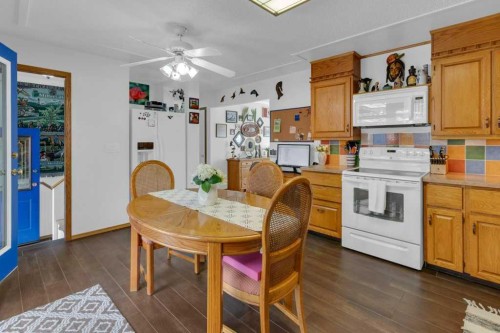 7304 35 Avenue Nw, Calgary, AB - Indoor