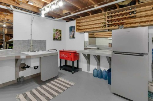 7304 35 Avenue Nw, Calgary, AB - Indoor Photo Showing Basement