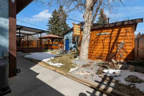 7304 35 Avenue Nw, Calgary, AB - Outdoor With Deck Patio Veranda