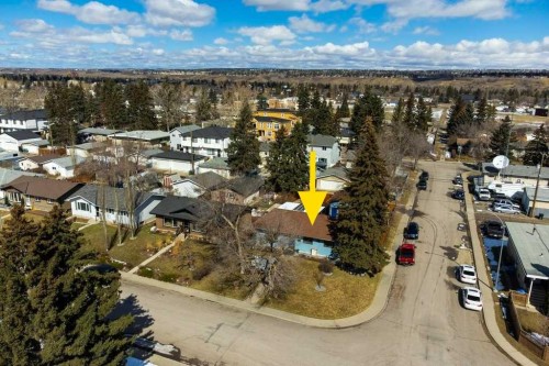 7304 35 Avenue Nw, Calgary, AB - Outdoor With View