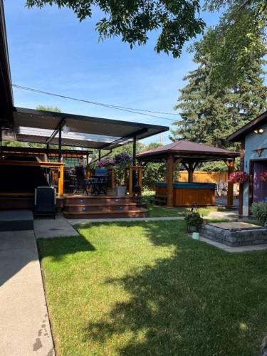 7304 35 Avenue Nw, Calgary, AB - Outdoor With Deck Patio Veranda