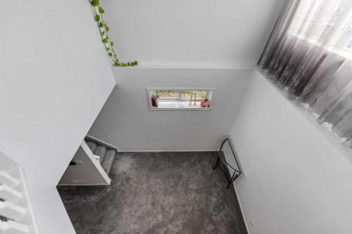 50 Taravista Gardens Ne, Calgary, AB - Indoor Photo Showing Other Room