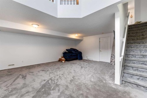 50 Taravista Gardens Ne, Calgary, AB - Indoor Photo Showing Other Room