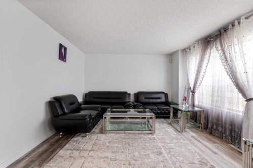 50 Taravista Gardens Ne, Calgary, AB - Indoor Photo Showing Other Room