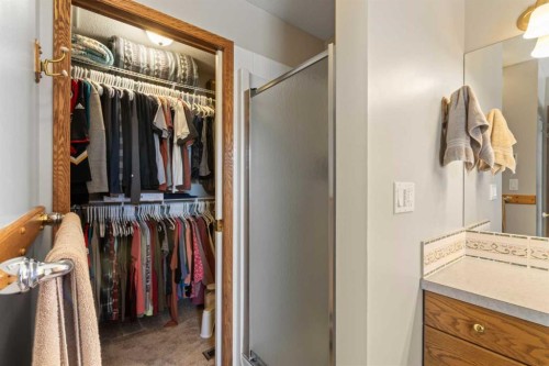65 Canoe Circle Sw, Airdrie, AB - Indoor