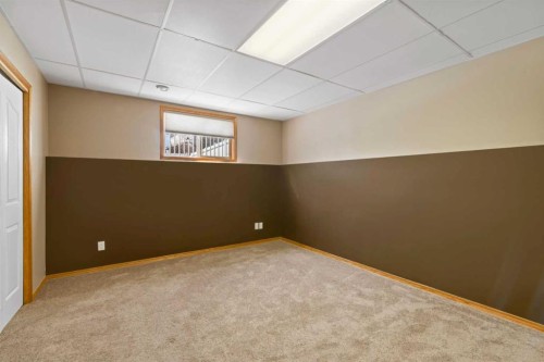65 Canoe Circle Sw, Airdrie, AB - Indoor Photo Showing Other Room