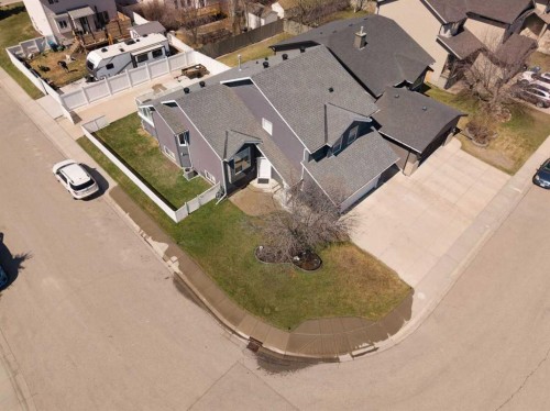 65 Canoe Circle Sw, Airdrie, AB - 