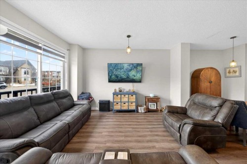 1325 Walden Drive Se, Calgary, AB - Indoor Photo Showing Living Room