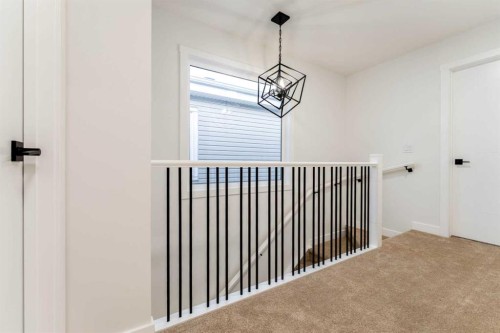 4909 88 Avenue Ne, Calgary, AB - Indoor Photo Showing Other Room