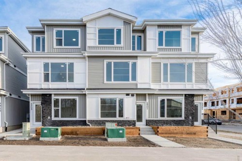 4909 88 Avenue Ne, Calgary, AB - Outdoor With Facade
