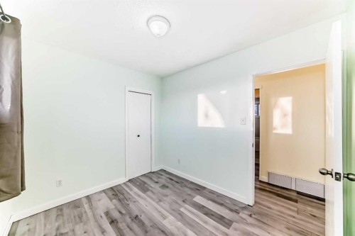 1511 43 Street Se, Calgary, AB - Indoor Photo Showing Other Room