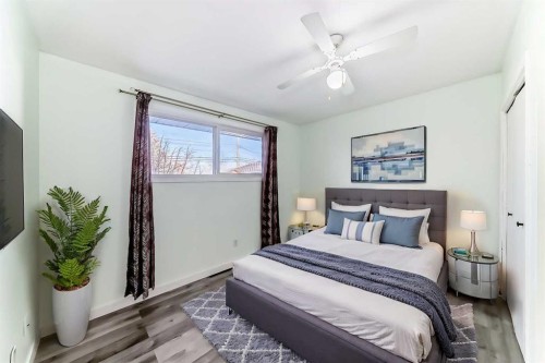 1511 43 Street Se, Calgary, AB - Indoor Photo Showing Bedroom