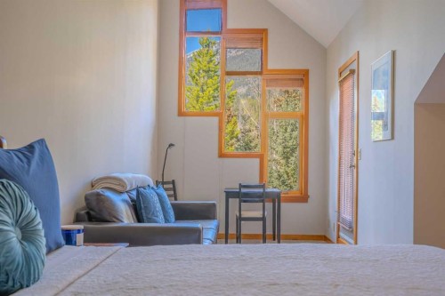 302-801 Benchlands Trail, Canmore, AB - Indoor Photo Showing Bedroom
