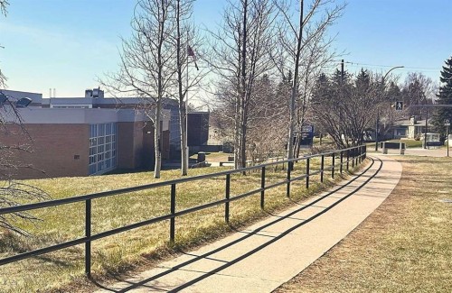 123 Franklin Drive Se, Calgary, AB - Outdoor