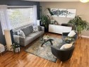 123 Franklin Drive Se, Calgary, AB  - Indoor Photo Showing Living Room 