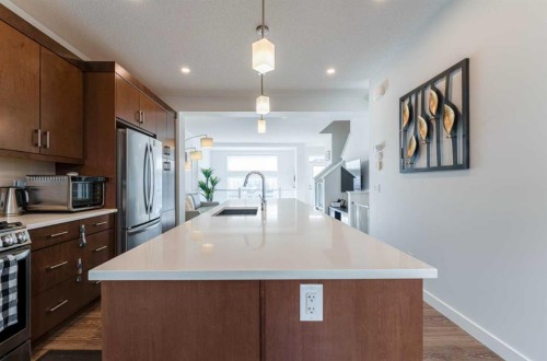 318 Masters Row Se, Calgary, AB - Indoor Photo Showing Kitchen