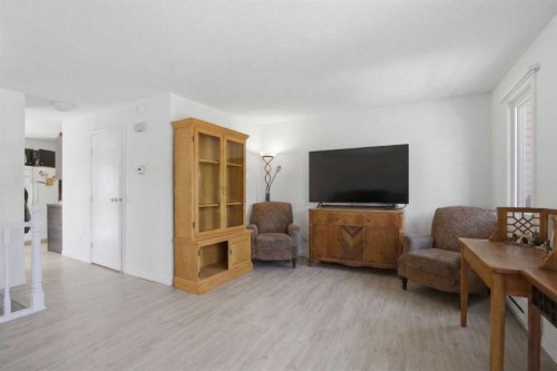 6335 24 Avenue Ne, Calgary, AB - Indoor
