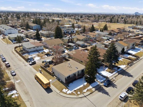 6335 24 Avenue Ne, Calgary, AB - Outdoor With View