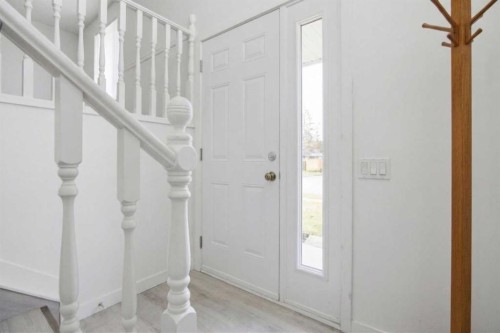 6335 24 Avenue Ne, Calgary, AB - Indoor Photo Showing Other Room