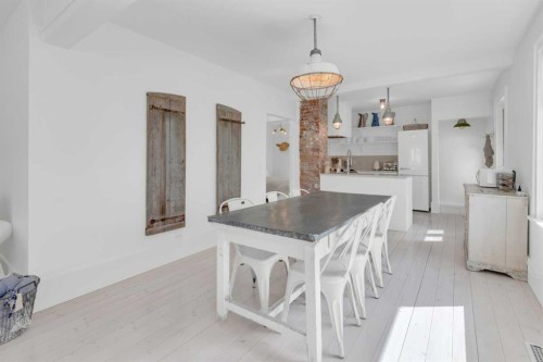 1312 4 Street Nw, Calgary, AB - Indoor