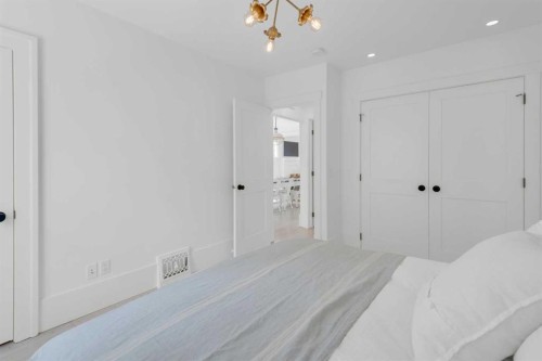 1312 4 Street Nw, Calgary, AB - Indoor Photo Showing Other Room