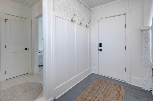 1312 4 Street Nw, Calgary, AB - Indoor Photo Showing Other Room