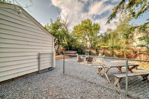 1312 4 Street Nw, Calgary, AB - Outdoor