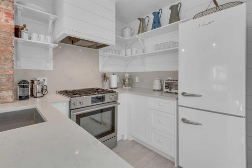 1312 4 Street Nw, Calgary, AB - Indoor Photo Showing Kitchen