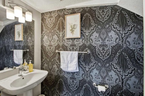 408-474 Seton Circle Se, Calgary, AB - Indoor Photo Showing Bathroom