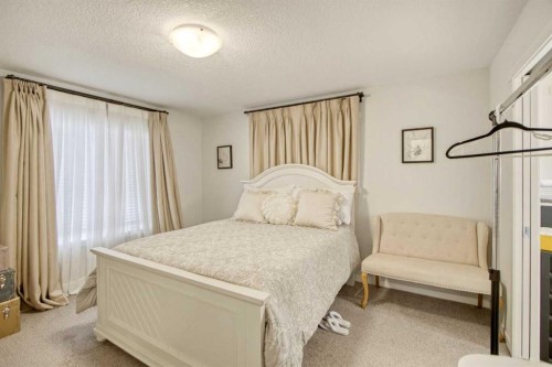 408-474 Seton Circle Se, Calgary, AB - Indoor Photo Showing Bedroom
