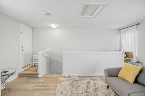 408-474 Seton Circle Se, Calgary, AB - Indoor Photo Showing Other Room