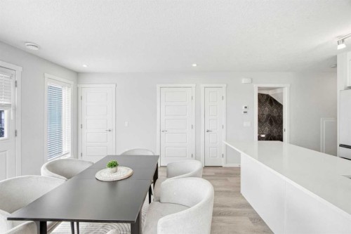 408-474 Seton Circle Se, Calgary, AB - Indoor Photo Showing Dining Room