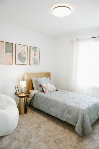 807 Lakewood Circle, Strathmore, AB - Indoor Photo Showing Bedroom