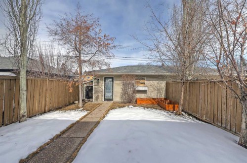7140 34 Avenue Nw, Calgary, AB - Outdoor