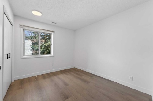 934 5A Street Nw, Calgary, AB - Indoor Photo Showing Other Room