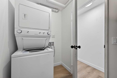 934 5A Street Nw, Calgary, AB - Indoor Photo Showing Laundry Room