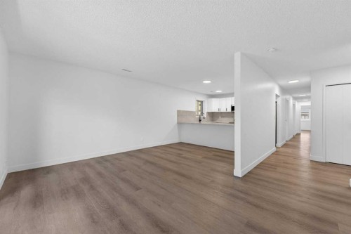 934 5A Street Nw, Calgary, AB - Indoor Photo Showing Other Room