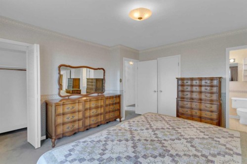 4720 Coronation Drive Sw, Calgary, AB - Indoor Photo Showing Bedroom